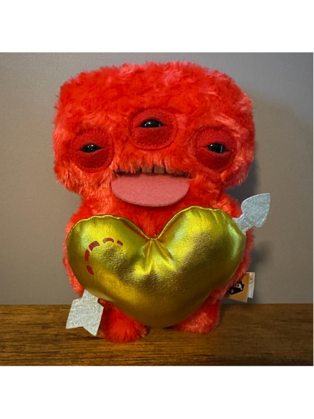 ZURU Fuggler Annoyed Alien Red Plush 9" Gold Heart Love Fugg
